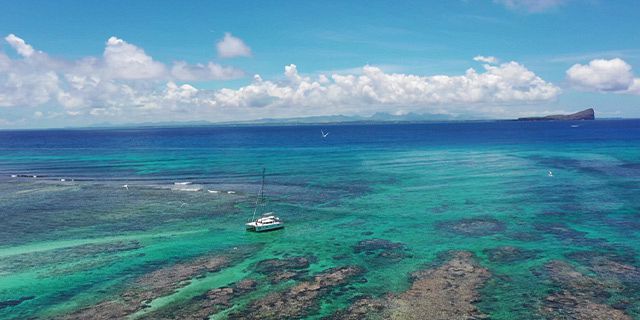 Overnight private luxury catamaran (5)